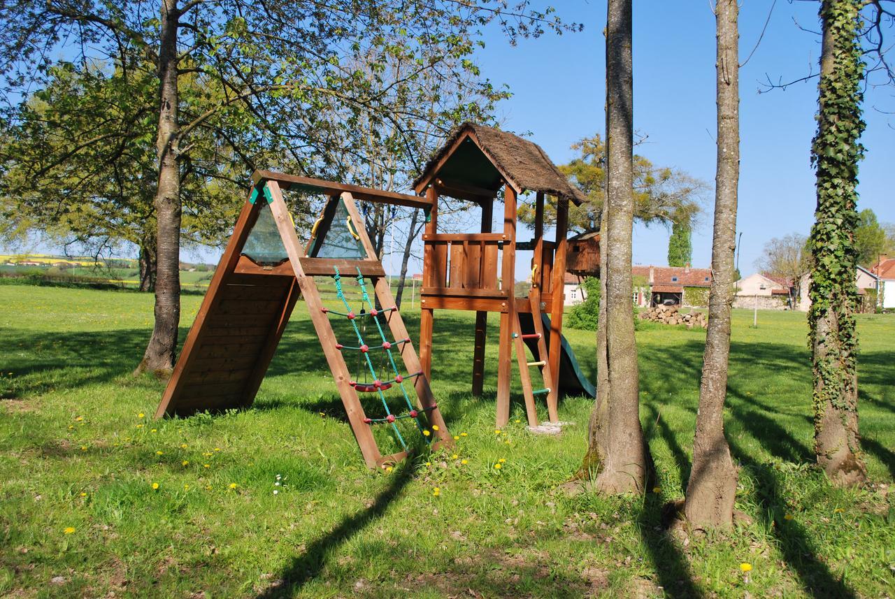 Domaine Les Gandins Bed and Breakfast Saint-Germain-de-Salles Eksteriør billede